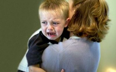 Pianti e proteste: l’ansia da separazione nei bambini.